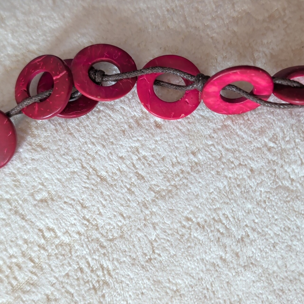 Paparazzi Waikiki Winds Wooden Cranberry Disc Necklace And Earrings Set New - Picture 7 of 7